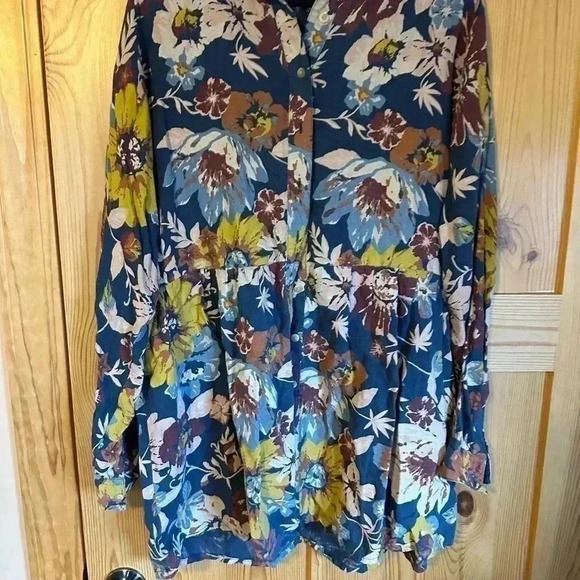 Quicksilver peplum floral top size small - Picture 2 of 7